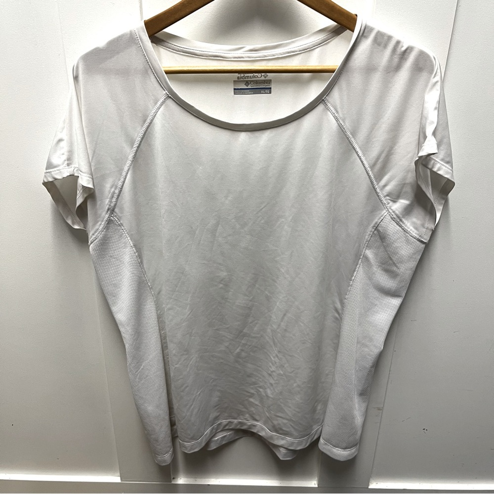 Columbia white lightweight t‎ shirt size XL